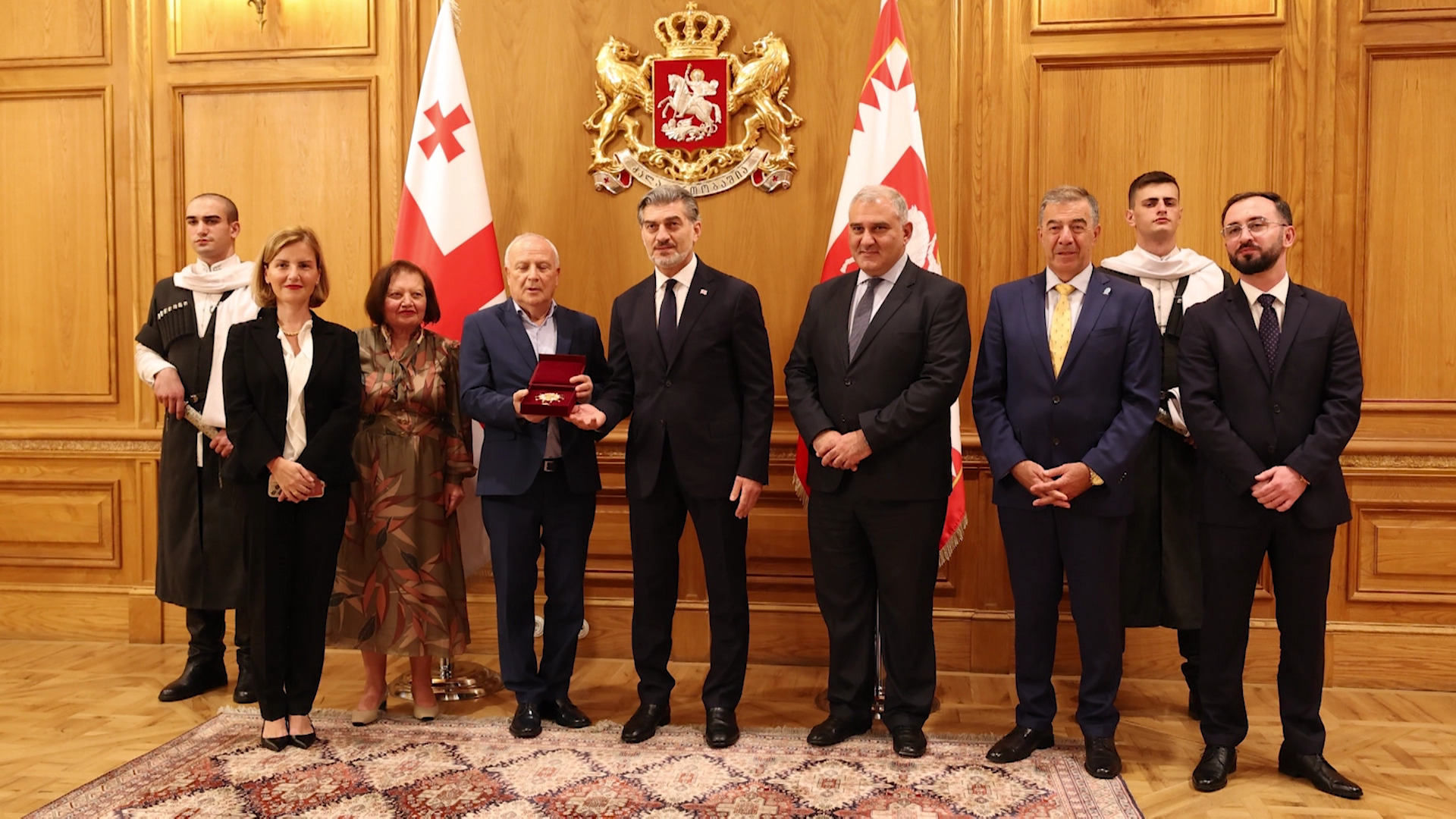 პრეზიდენტმა ბრწყინვალების ორდენით მედიკოსი ნუგზარ უბერი დააჯილდოვა