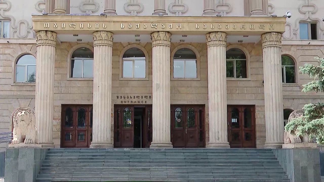 თბილისის საქალაქო სასამართლოში, გიგა ავალიანის საქმეზე, გიორგი მალანიას პროცესი მიმდინარეობს
