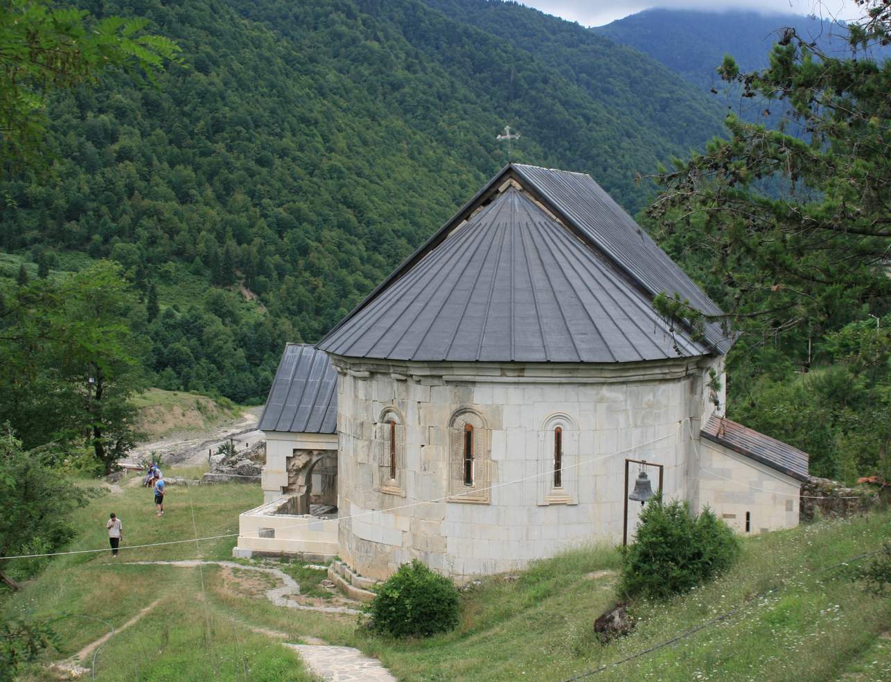 სხალთის ეპარქიაში საჯარო ნათლობა ჩატარდება - მსურველები პატრიარქ შიო III-ის ნათლულები გახდებიან