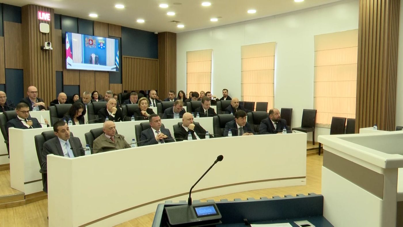 ბათუმის საკრებულოს სხდომა პოლიტიკური განცხადებებით გაიხსნა
