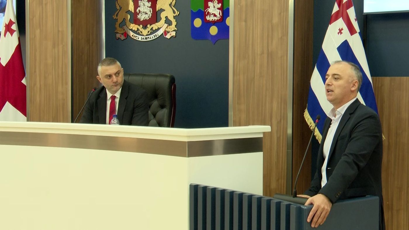 ბათუმის საკრებულოს სხდომა პოლიტიკური განცხადებებით დაიწყო