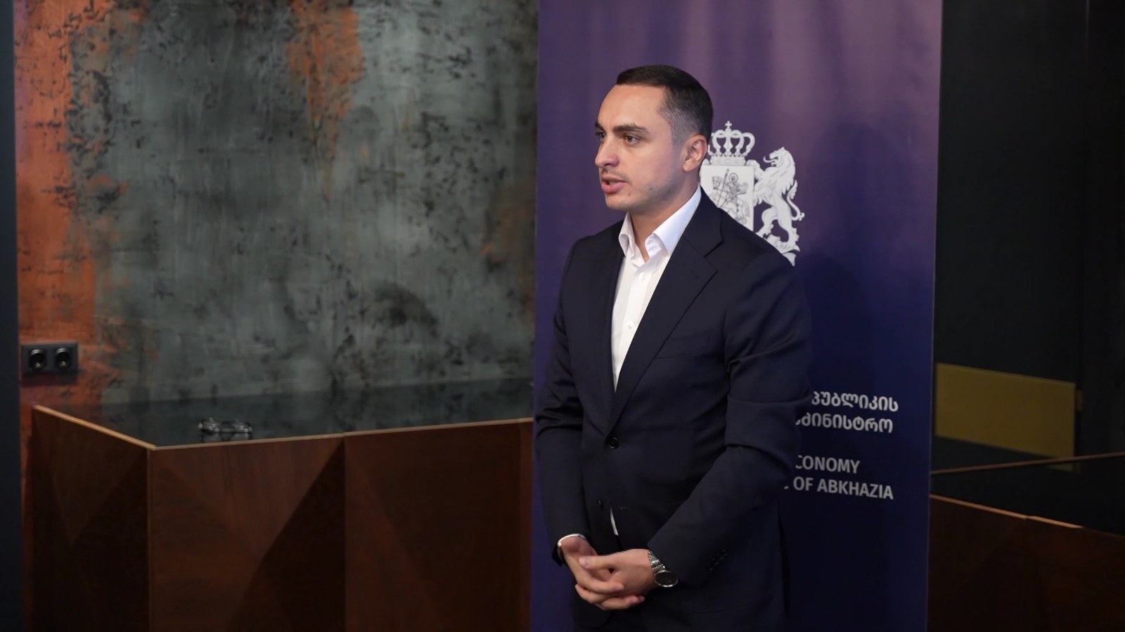 აფხაზეთის ავტონომიური რესპუბლიკის მთავრობის თავმჯდომარე ქუთაისში, აფხაზეთიდან დევნილი მოსახლეობისთვის გამართულ საინფორმაციო შეხვედრას დაესწრო