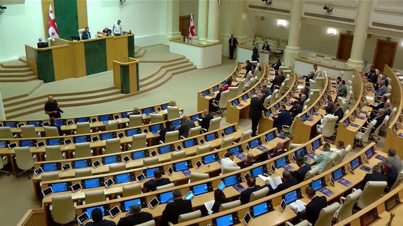 პარლამენტს მომავალი წლის ბიუჯეტის პროექტი წარედგინა