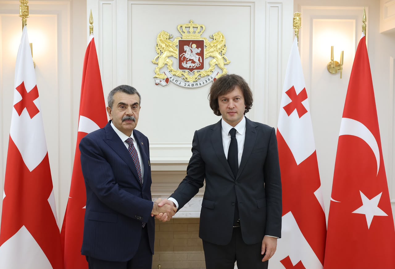 საქართველოს პრემიერ-მინისტრი ირაკლი კობახიძე თურქეთის რესპუბლიკის ეროვნული განათლების მინისტრს, იუსუფ თექინს შეხვდა