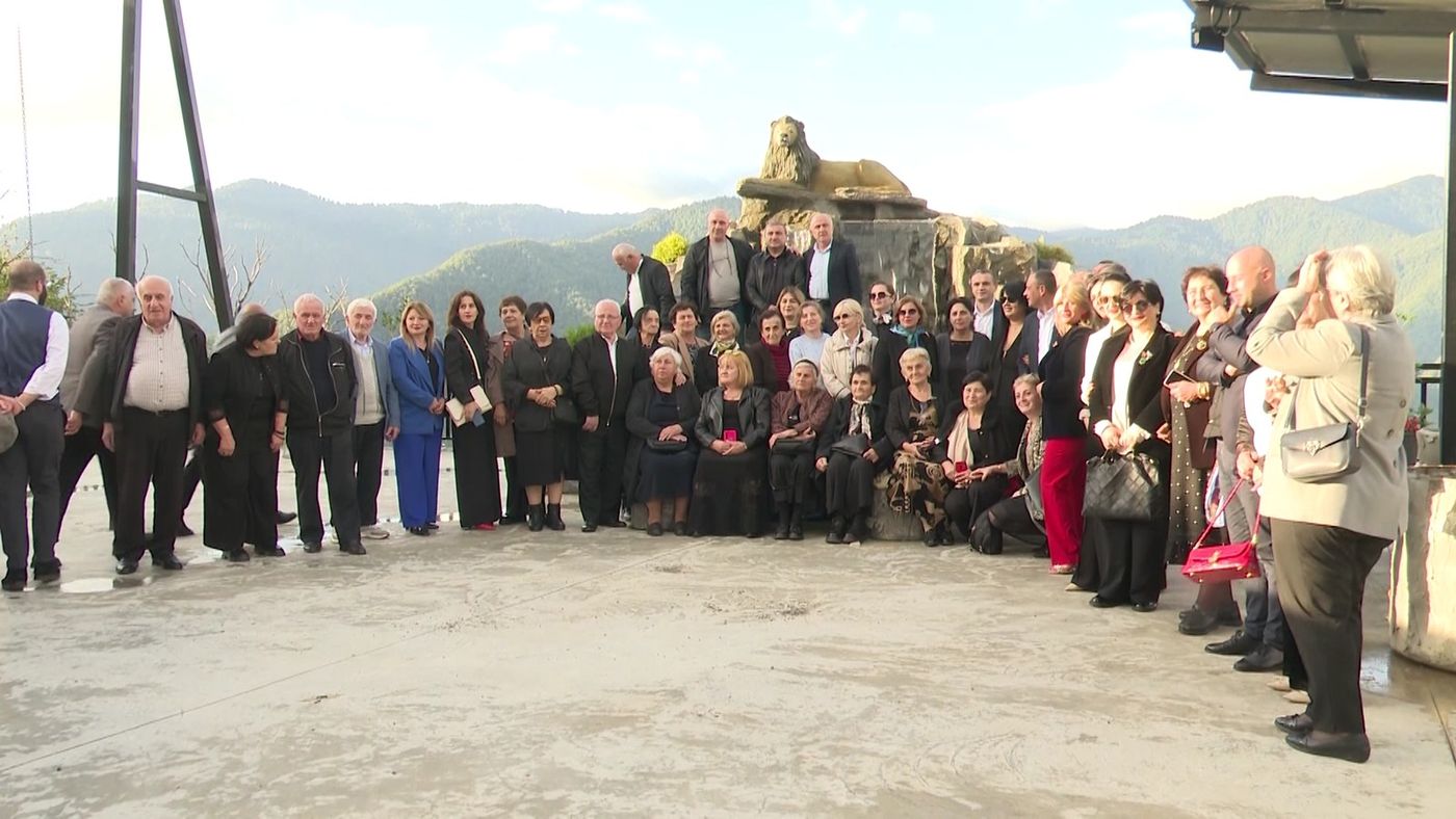ხანდაზმულთა კლუბი ,,ღირსეული სიბერე“ 10 წლისაა - ქედაში ჭიათურის მერიის წარმომადგენლებს უმასპინძლეს