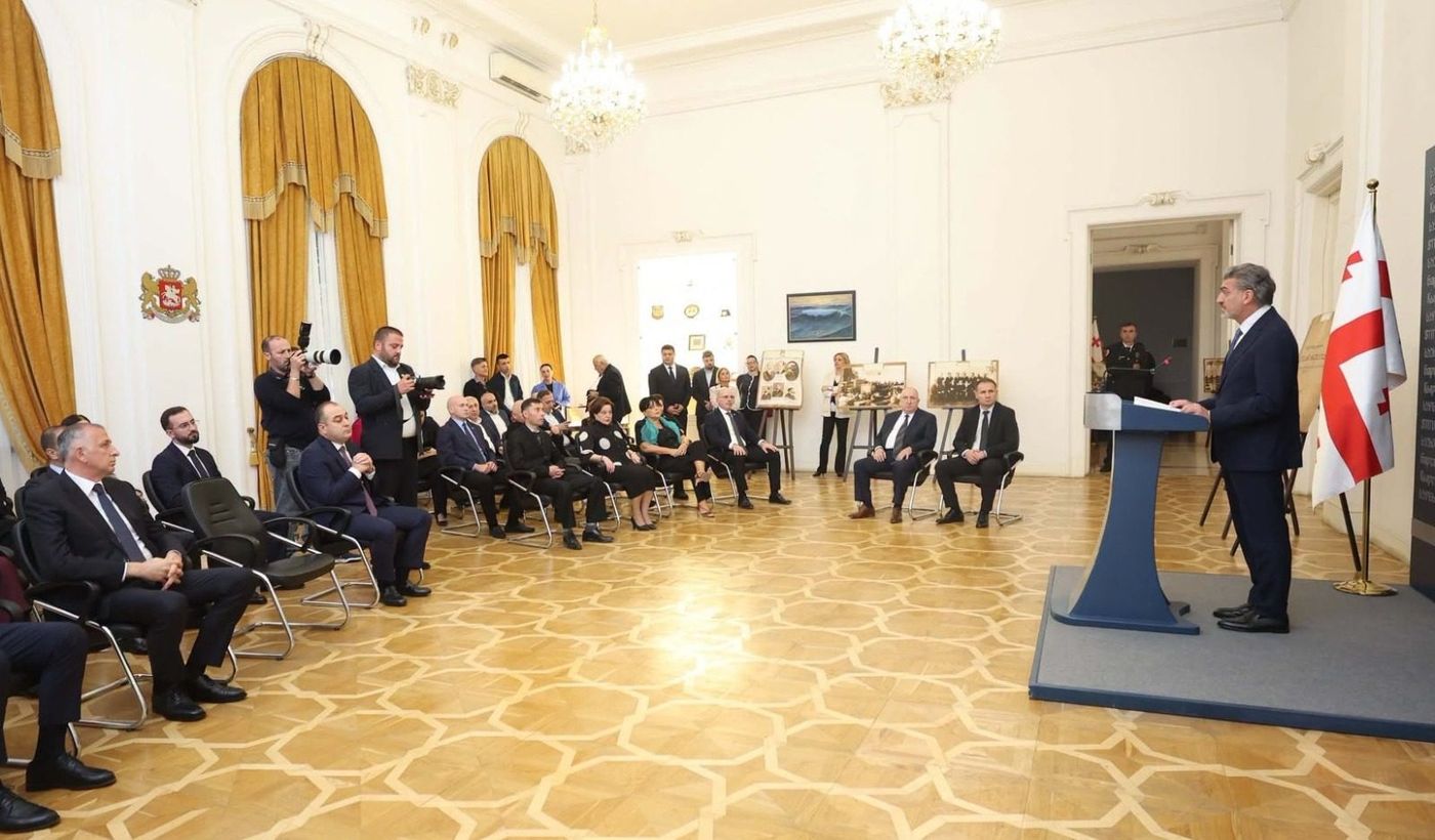 აჭარის მთავრობის თავმჯდომარე ზურაბ პატარაძე საკონსტიტუციო სასამართლოში ახლად განწესებული მოსამართლეების ფიცის დადების ცერემონიას დაესწრო