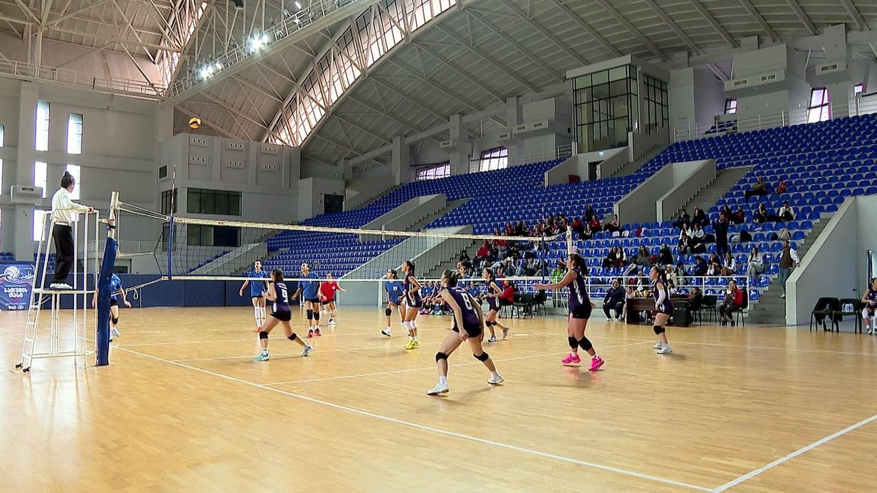 ბათუმის სპორტის სასახლეში საერთაშორისო ფრენბურთის ტურნირი "ბათუმის თასი 2026" დაიწყო