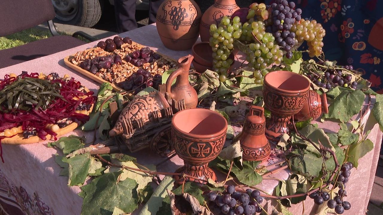 "patria vini" - რელიგიის მუზეუმში საოჯახო ღვინის გამოფენა გაიმართა