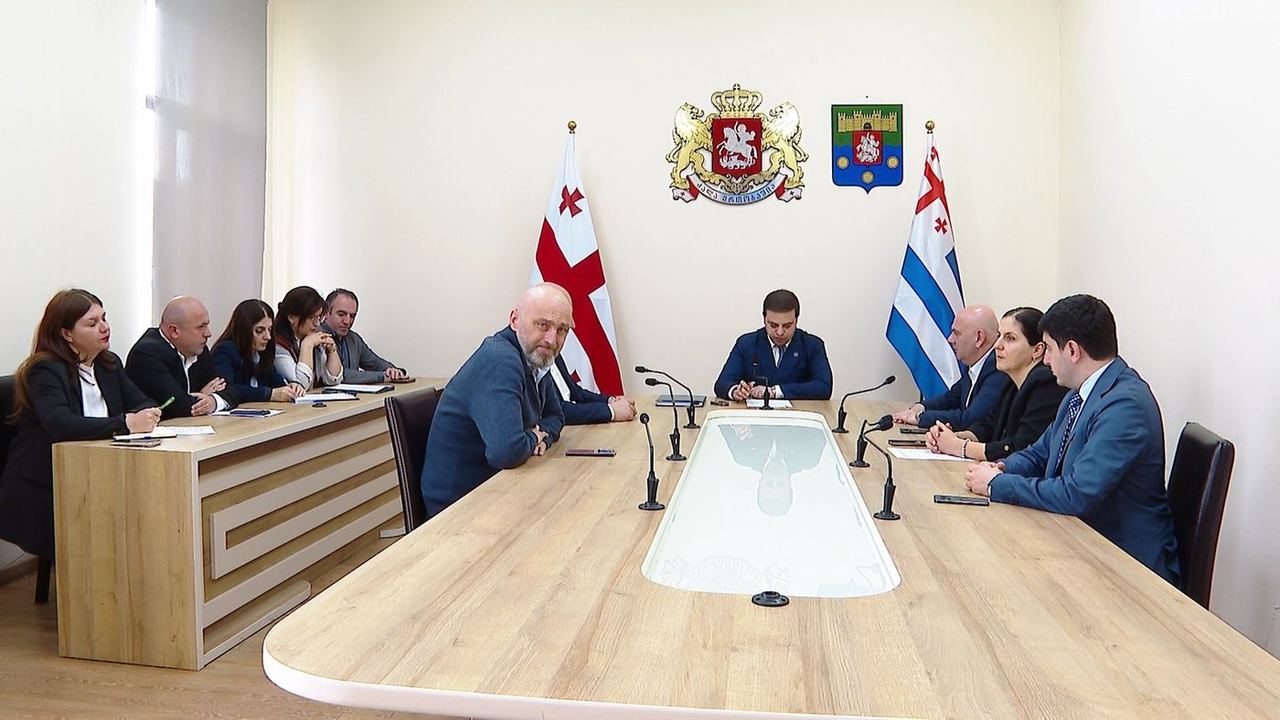 აჭარის უმაღლეს საბჭოში ბიუროს სხდომა გაიმართა