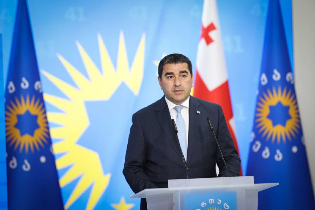 "სხვის ქვეყანაში ქარის დამთესი, საკუთარში ქარიშხალს მოიმკის" - შალვა პაპუაშვილი საფრანგეთში მიმდინარე მოვლენებს გამოეხმაურა