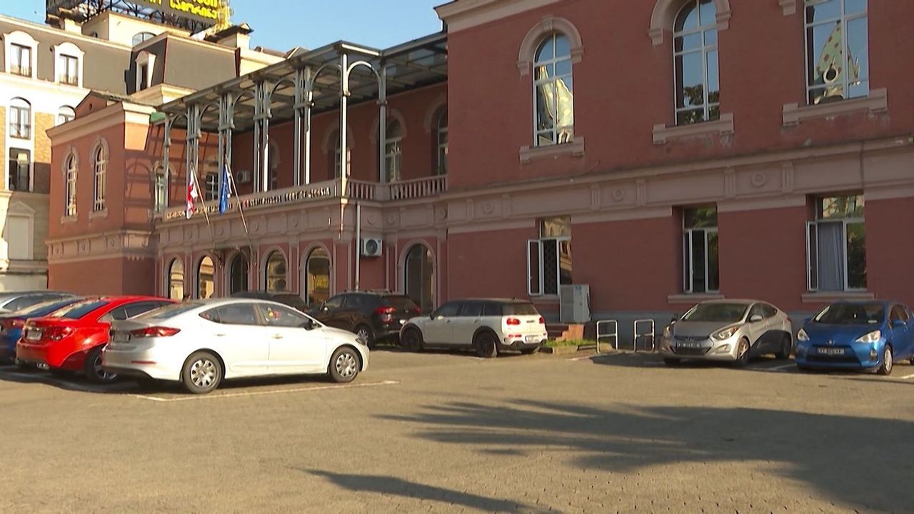 საქართველოს პარლამენტის მიერ მომზადებული კონსტიტუციური სარჩელის განხილვა საკონსტიტუციო სასამართლოში იწყება