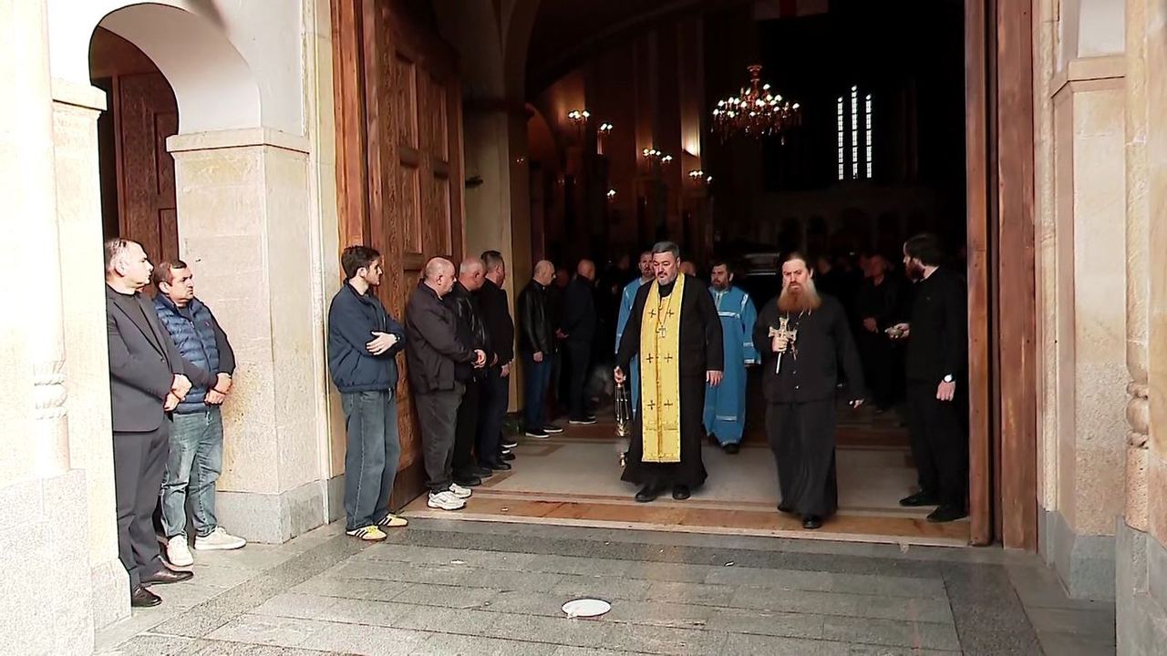 საქართველოს ფეხბურთის ლეგენდა, ეროვნული ნაკრების ყოფილი კაპიტანი გიორგი ნემსაძეს დღეს დაკრძალეს