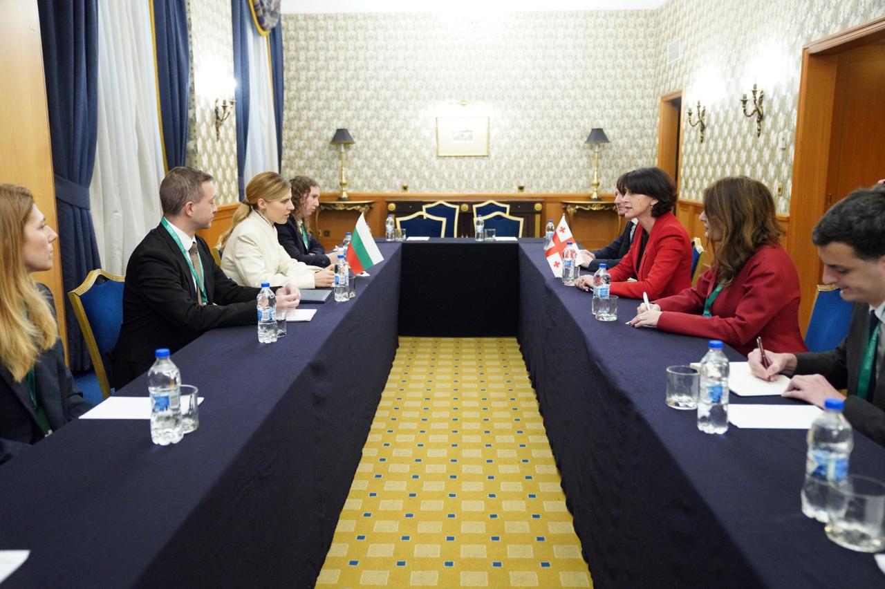 მაკა ბოჭორიშვილი ბულგარეთის რესპუბლიკის საგარეო საქმეთა მინისტრს, ველისლავა პეტროვა-ჩამოვას შეხვდა