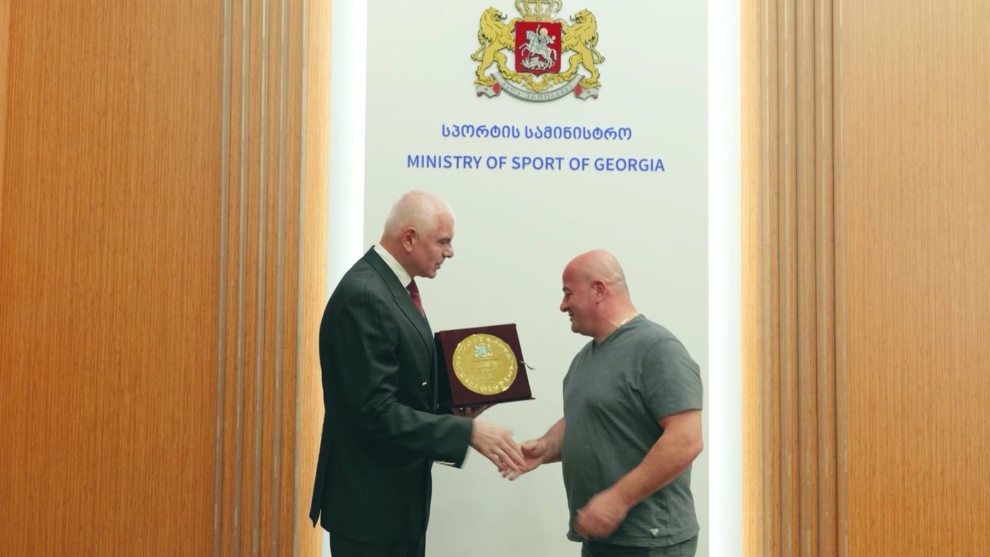 სპორტის მინისტრმა შალვა გოგოლაძემ ვეტერანი სპორტსმენები და სპორტის მოღვაწეები „საქართველოს სპორტის რაინდის“ წოდებით დააჯილდოვა