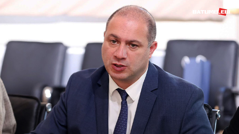 სტუდენტებს „ოცნების“ წევრები საზეიმო ღონისძიებაზე მიმართავენ – დაიხარჯება 700 000 ლარი