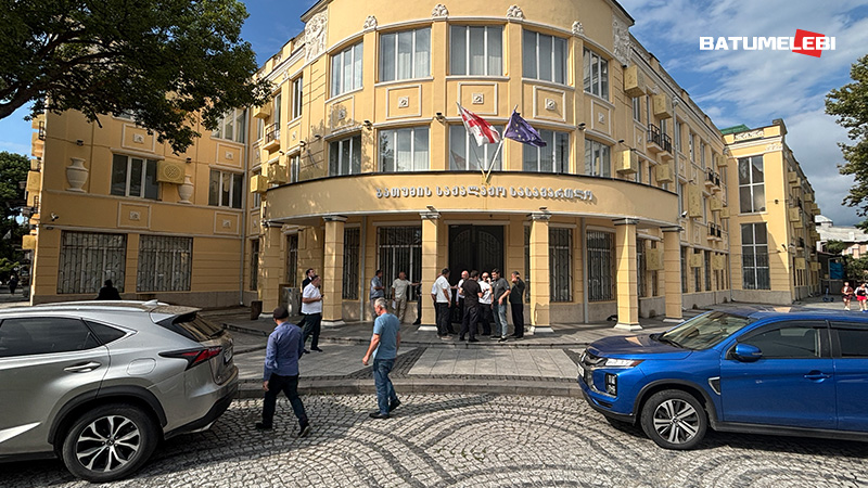 გირაოთი გაათავისუფლეს ადვოკატი, რომელსაც დაზარალებულზე ზემოქმედებას ედავებიან