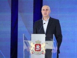 "გაცილებით მეტია, ვიდრე მხოლოდ საბაჟო-სასაზღვრო კონტროლი" - ხუციშვილმა მებაჟე ოფიცრებს პროფესიული დღე მიულოცა