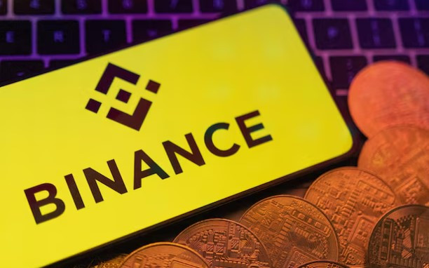 კრიპტობირჟა Binance-მა უსაფრთხოების სისტემაში 6.3 მილიარდი დოლარის ზარალის გამომწვევი დარღვევის შემდეგ აქტივები გაყინა