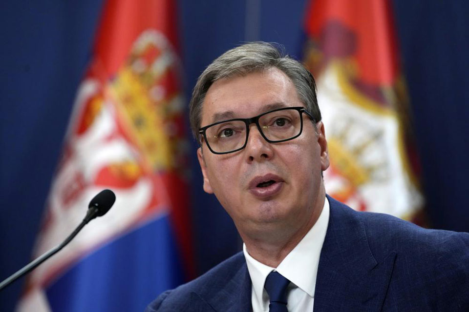 „ესოშიეთიდ პრესი“ – ალექსანდრ ვუჩიჩმა თანამდებობა დატოვა, რათა ვადამდელ არჩევნებში პრემიერობისთვის კენჭი იყაროს, ორწლიანი აქციების ფონზე არჩევნები ვუჩიჩის მმართველობისთვის მნიშვნელოვანი გამოცდა იქნება