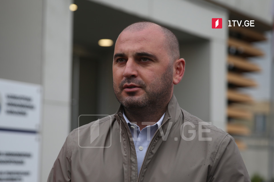 ლევან ხაბეიშვილი – ყველა გეოპოლიტიკის ანალიტიკოსი გახდა, მთავარია, საქმე არ მოსთხოვონ, დაყენებული სახეები, ფონად წიგნები და ხალხის დაშტერება, რომ ჩვენი ბედი ბრიუსელში ან „აშხაბადში“ წყდება
