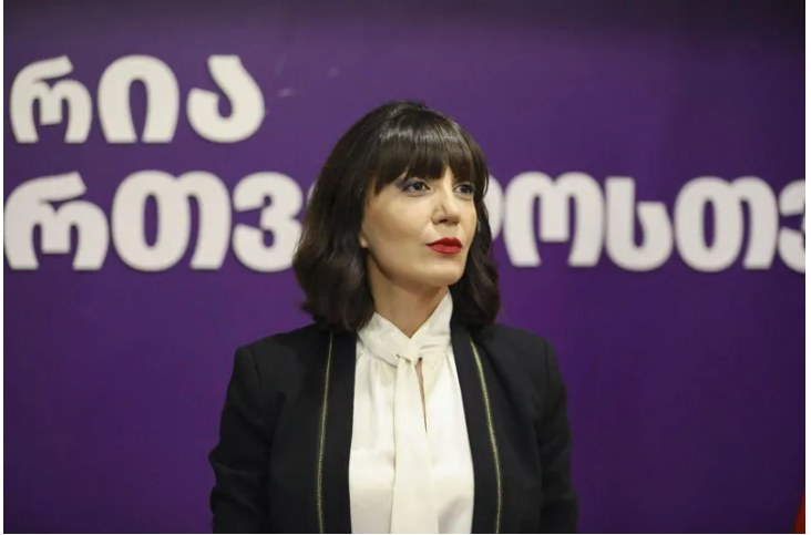 თამარ კეკენაძე – პაპუაშვილის ყოველდღიური გამოსვლები ცოტა სასაცილო გახდა, ჩვენი, როგორც ოპოზიციური პარტიის მთავარი ამოცანაა, რომ „ქართული ოცნება“ არსად დავტოვოთ მარტო