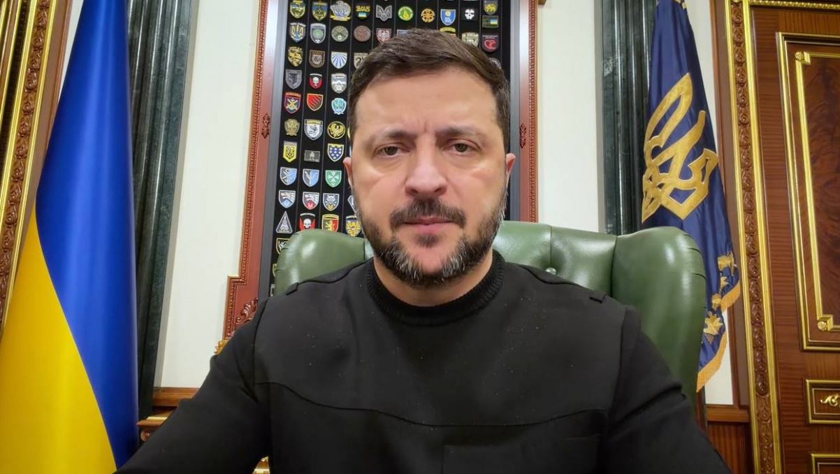 ვოლოდიმირ ზელენსკი – ვლადიმერ პუტინმა სამხედრო სარდლობას ომის წესების მიტოვება დაავალა და უკრაინის წინააღმდეგ დარტყმებზე ყველა შეზღუდვა გააუქმა