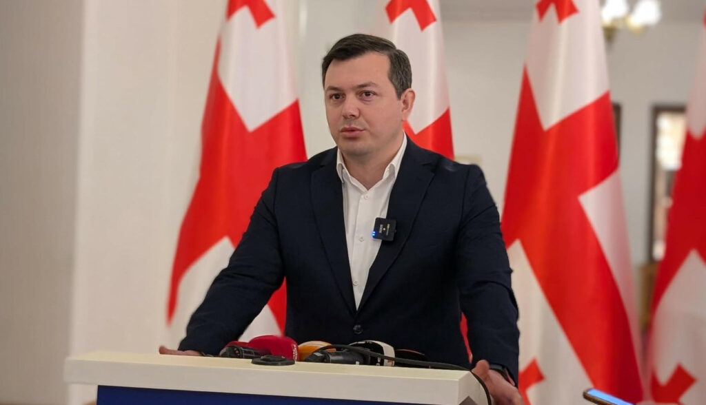 გიგა ფარულავა – 4 ოქტომბერი იყო პროვოკაცია, ლიდერების გადასაწყვეტია, მიიღონ შეწყალება, მაგრამ ციხეში რჩებიან მოქალაქეები, ვინც შეიყვანეს შეცდომაში, კეთილი ინებონ და აუხსნან, როგორ აპირებენ მათ დახმარებას