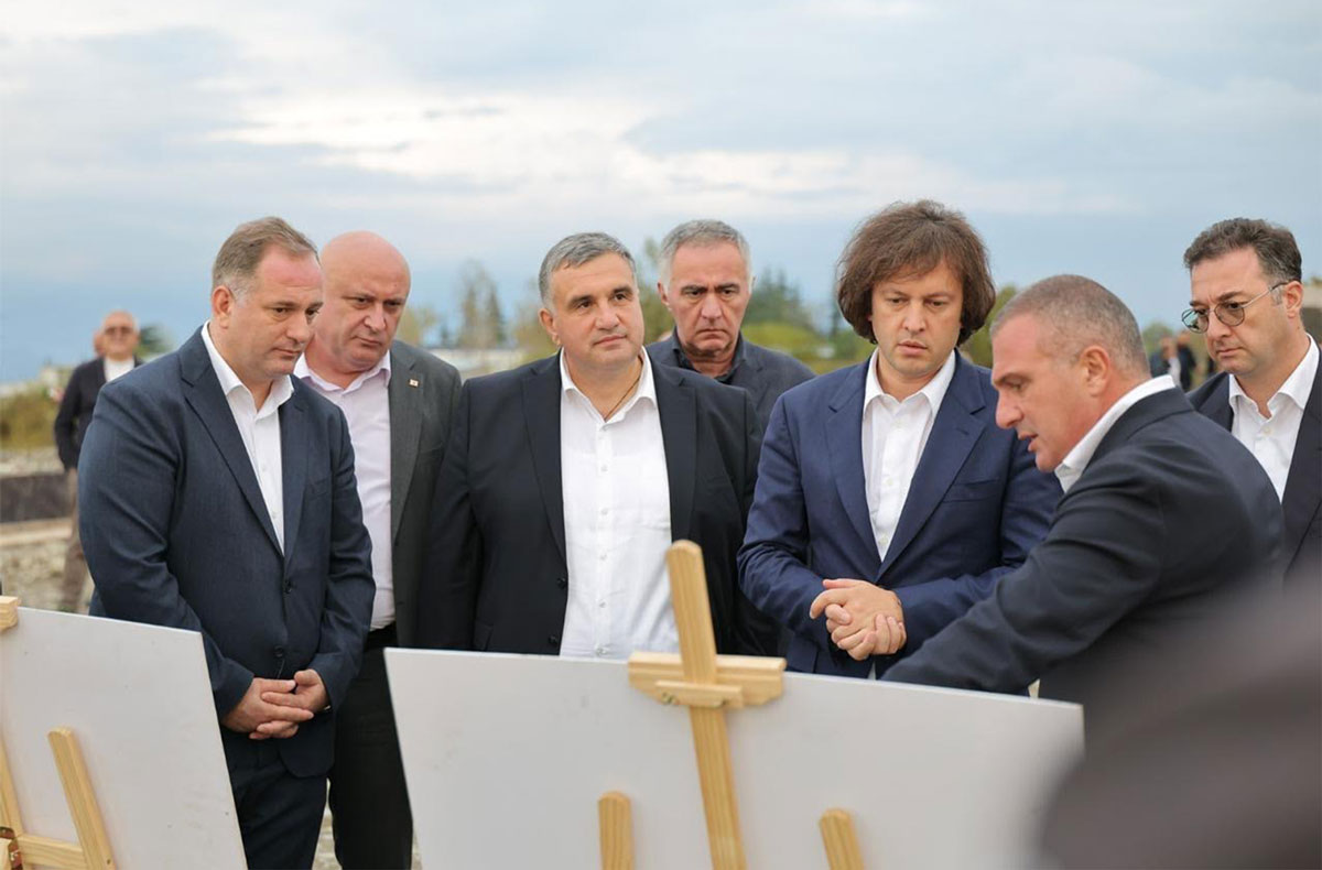 ირაკლი კობახიძე თელავში სპორტული ინფრასტრუქტურის მშენებლობის პროცესს გაეცნო