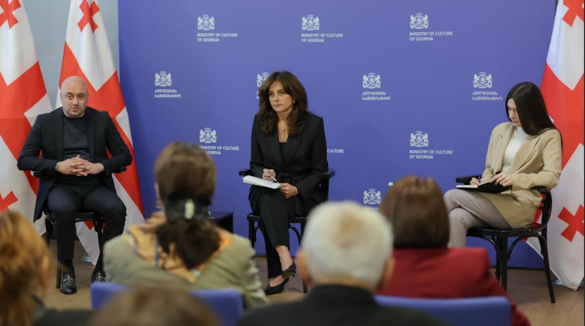 მაია ბითაძე, მოადგილეებთან ერთად, მწერალთა სახლის ხელმძღვანელებს, ასევე, მწერალთა სახლის სისტემაში შემავალი მუზეუმების მმართველებს შეხვდა