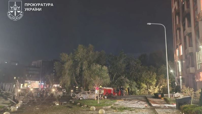 უკრაინული მედიის ცნობით, რუსეთის ძალებმა კიევში 25-სართულიან საცხოვრებელ კორპუსს დაარტყეს, დაიღუპა ორი ადამიანი, არიან დაშავებულებიც