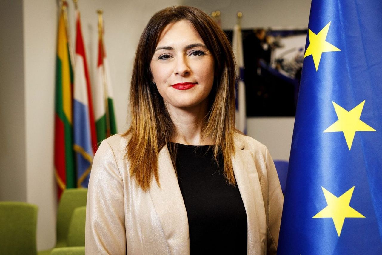 ევროპარლამენტის ვიცე-პრეზიდენტმა, პინა პიჩიერნომ რუსეთის მიერ ოკუპირებული ქალაქ ოლეშკის მოსახლეობის მძიმე მდგომარეობის გამო, შიმშილობა გამოაცხადა