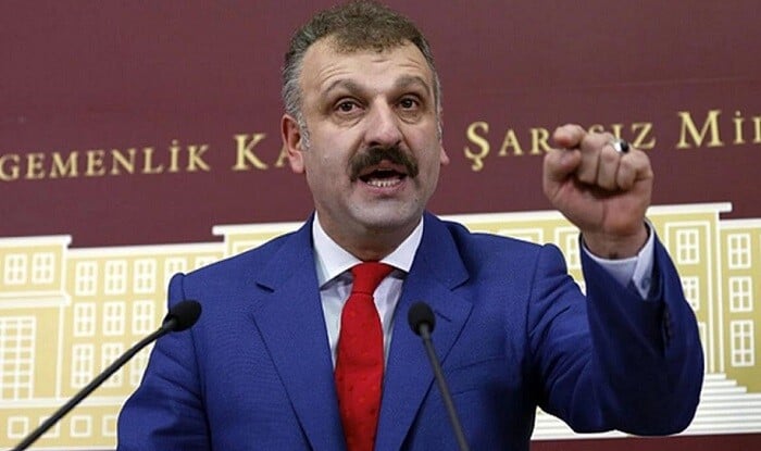 თურქეთის პრეზიდენტის მრჩეველი ოქტაი სარალი, რომელმაც ილჰამ ალიევი სკოლებში ჰიჯაბის ტარების აკრძალვასთან დაკავშირებით გააკრიტიკა, თანამდებობიდან გაათავისუფლეს