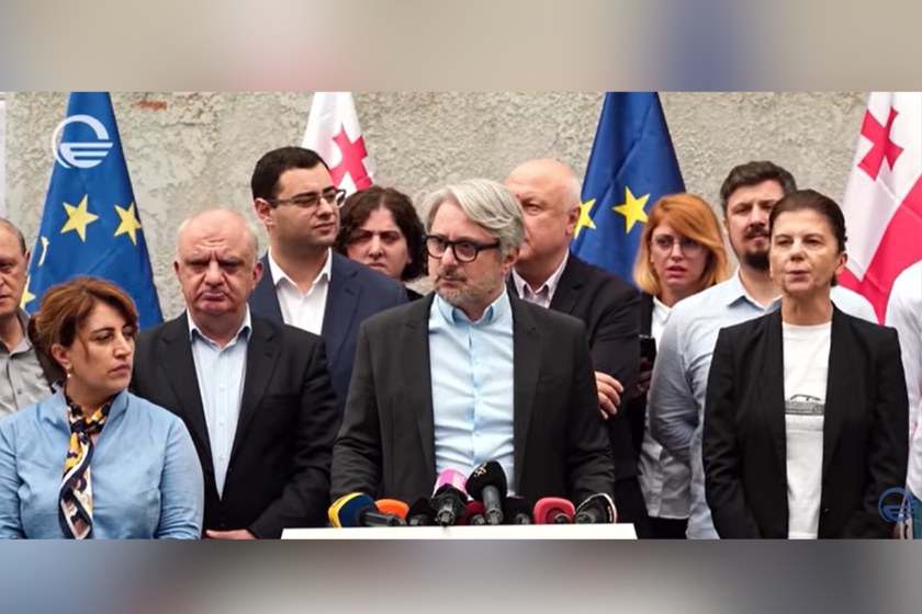 კონსტიტუციური სარჩელის განხილვა ხუთი ოპოზიციური პოლიტიკური ძალის გაუქმების მოთხოვნით რამდენიმე დღეში დაიწყება. მმართველი გუნდის არგუმენტები და ოპოზიციის გეგმები. „ქრონიკის“ სიუჟეტი