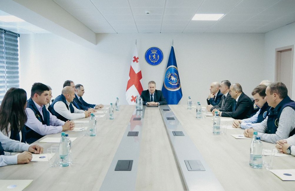 საგამოძიებო სამსახურის უფროსმა მერაბ გამყრელიძემ კახეთის რეგიონში სამუშაო შეხვედრა გამართა