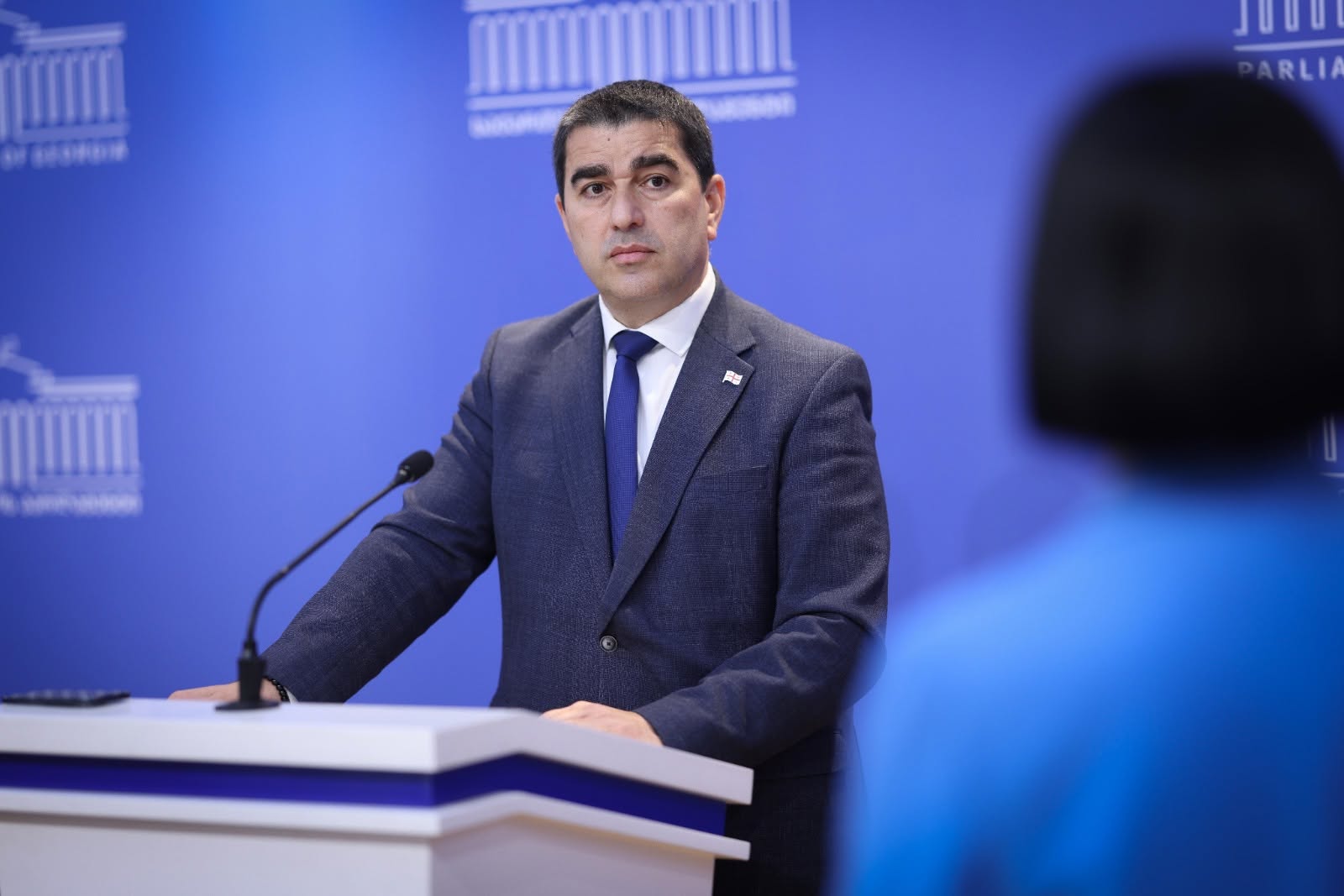 შალვა პაპუაშვილი რადიკალებზე: ადასტურებენ ერთ-ერთ ჩვენს ბრალდებას მათ მიმართ, რომ ისინი კონსტიტუციური ორგანოების ლეგიტიმაციას არ აღიარებენ, რაც დემოკრატიის არაღიარების მთავარი ნიშანია