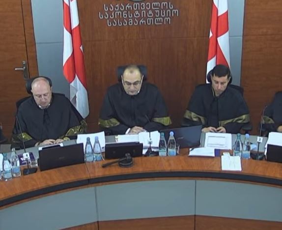 მოსამართლე რევაზ ნადარაია: პლენუმმა ადგილზე თათბირით იმსჯელა მოწმის სახით მიხეილ სააკაშვილისა და ლევან ხაბეიშვილის დაბარების თაობაზე პენიტენციური სამსახურიდან. ერთხმად მივიდა იმ დასკვნამდე, რომ აღნიშნული შუამდგომლობა არ უნდა დაკმაყოფილდეს