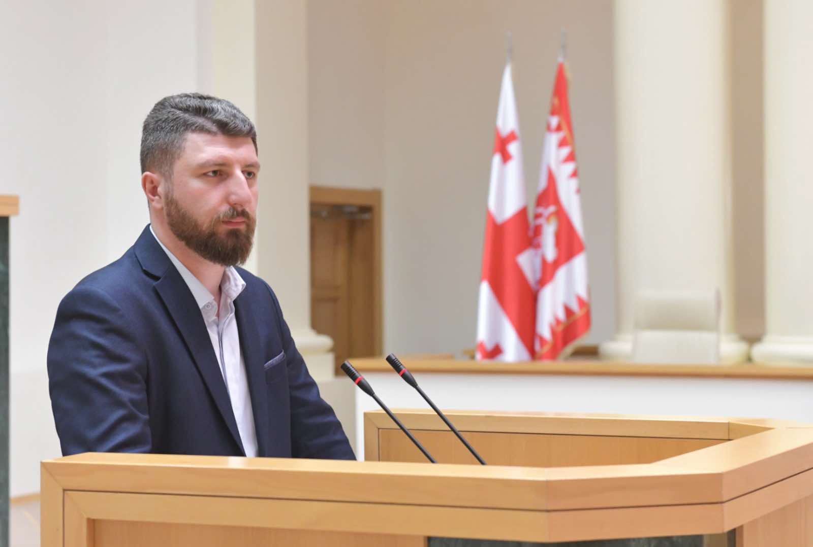 არჩილ გორდულაძე ოპოზიციაზე: მათი მთავარი დანაშაული ამ ქვეყნის წინაშე, არის კონსტიტუციური წყობილების დამხობა ან ძალადობით შეცვლა, დემოკრატიის ძირის გამოთხრა და ამ ქვეყნის დამოუკიდებლობის ხელყოფა, როგორც ტერიტორიასთან დაკავშირებული, მათ მიერ გადადგმული მოღალატეობრივი ნაბიჯები