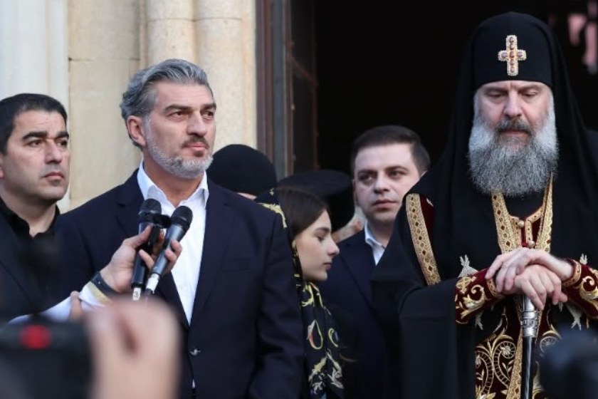 მიხეილ ყაველაშვილი: დღეს არის ზეიმით აღსავსე ზემო აჭარა, სადაც ამდენი ადამიანი გახდა დედა ეკლესიის ნაწილი. უდიდესი ზეიმია თითოეულ ჩვენგანში, ხარობს მთელი ერი და მთელი ქვეყანა