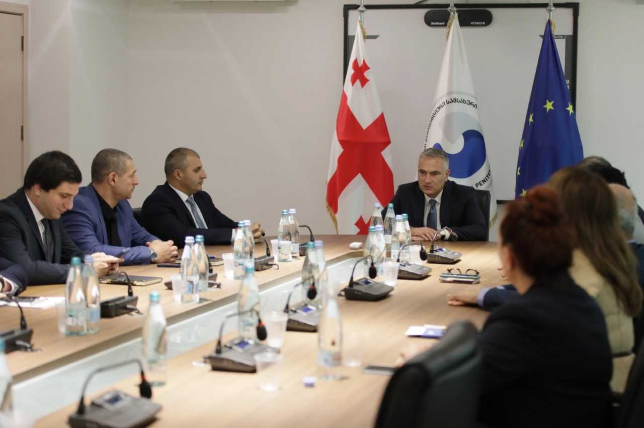 იუსტიციის მინისტრმა სპეციალური პენიტენციური სამსახურის ახალი ხელმძღვანელი რამაზ თათარაშვილი სამსახურის თანამშრომლებს წარუდგინა