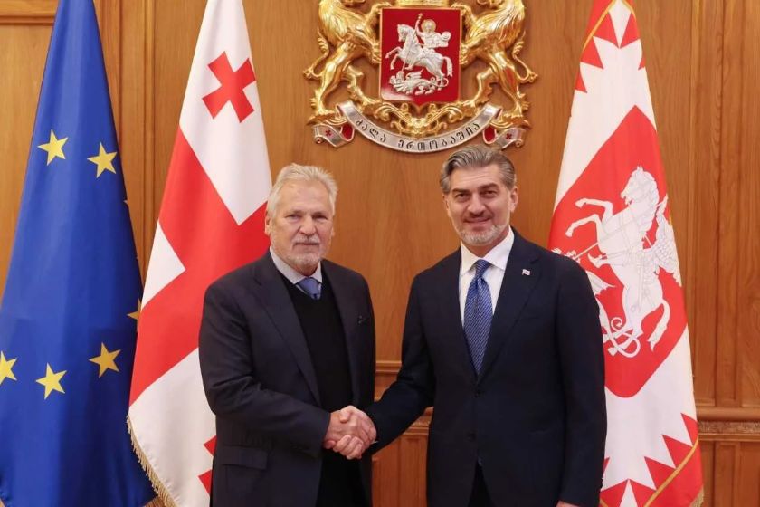 საქართველოს პრეზიდენტი აღმოსავლეთ და ცენტრალური ევროპისა და ცენტრალური აზიის ნარკოპოლიტიკის კომისიის (ECECACD) თავმჯდომარეს, პოლონეთის ყოფილ პრეზიდენტ ალექსანდერ კვაშნევსკის შეხვდა