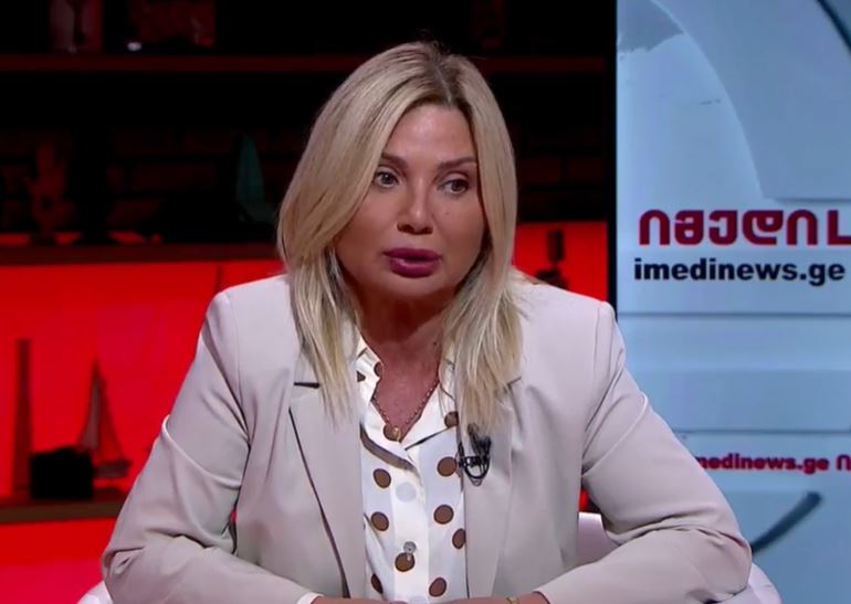 სოფო ნიკოლაიშვილი: ჩაბმულნი არიან პროპაგანდაში, რომელიც აბსოლუტურ ტყუილზეა აგებული. „იმედს“ გვეძახიან „ნადეჟდას“, „ქართულ ოცნებას“ რუსეთის ხელისუფლებას. უკაცრავად და 2012 წელს ვინ გააუქმა ცალმხრივად სავიზო მიმოსვლა რუსეთთან?! „ოცნებას“ რომ თითებზე უთვლიან რუს ტურისტებს, ჩელიაბინსკში ვართ ახლა?! რატომ არ ვართ?!