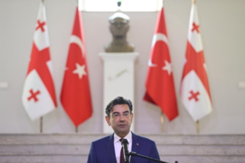 თურქეთის ელჩი მუსტაფა თურქერ არი: თურქეთსა და საქართველოს შორის ინტერაქცია და ურთიერთკავშირი საუკუნეებს ითვლის, დღეს ჩვენ ვართ ორი სტრატეგიული პარტნიორი ქვეყანა, რომლებიც მხარს უჭერენ ოჯახსა და ოჯახურ ღირებულებებს და რომლებსაც ერთმანეთთან აკავშირებთ არა მხოლოდ კეთილმეზობლობა, არამედ უაღრესად მჭიდრო კულტურული და ჰუმანიტარული ურთიერთობები