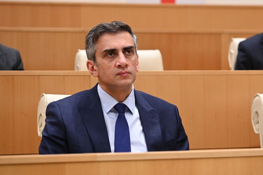 გიორგი კახიანი: ბიძინა ივანიშვილი, როდესაც ბიუჯეტი გაღლეტილი იყო, აფინანსებდა პოლიციელებისა და მასწავლებლების ხელფასებს. უამრავი სიკეთე აქვს გაკეთებული ჩვენი ქვეყნისათვის, პირადი სახსრები, 3.5 მილიონი დოლარი დახარჯა ქველმოქმედებაში და ამ თანხიდან 1 თეთრი საქართველოში არ უშოვია