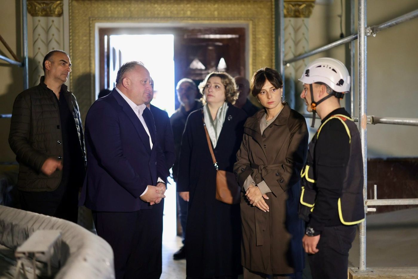 კულტურის მინისტრი მაია ბითაძე ქ. ჭიათურის აკაკი წერეთლის სახელობის პროფესიულ სახელმწიფო დრამატულ თეატრში მიმდინარე სარეაბილიტაციო სამუშაოებს გაეცნო
