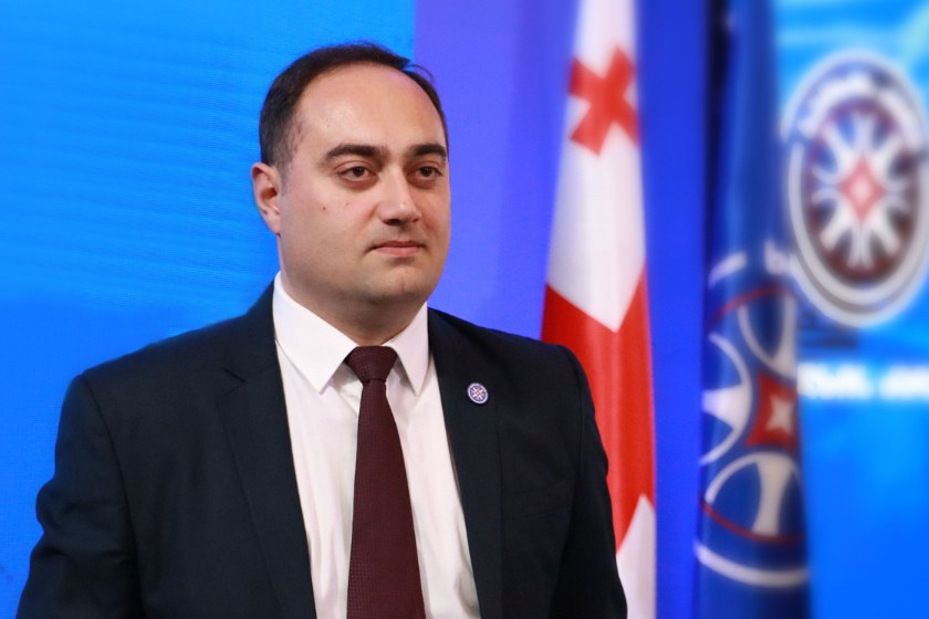ზურაბ ქადაგიძე: საზოგადოებამ იცის, რა მასშტაბის ქველმოქმედია ბიძინა ივანიშვილი და რას აკეთებს ის ქვეყნისთვის და ამავე საზოგადოებამ ძალიან კარგად იცის ისიც, თუ რას წარმოადგენს კოლექტიური ნაცმოძრაობა