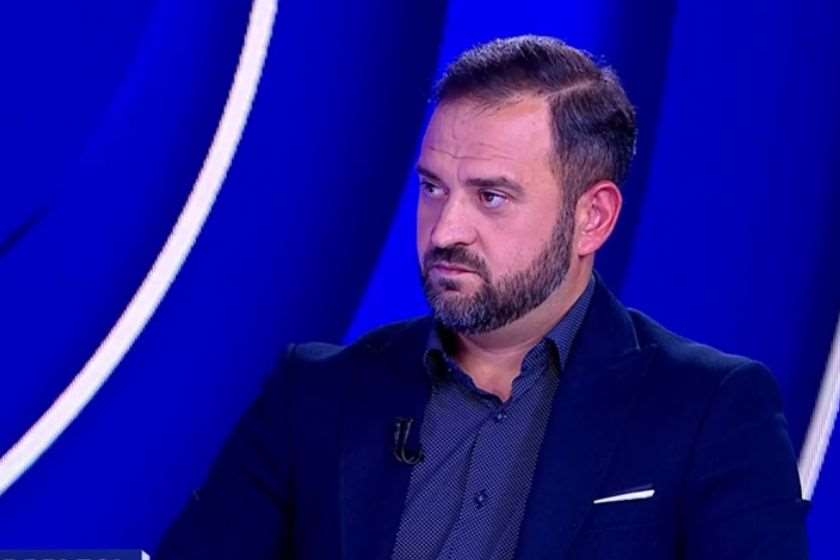 დავით ჩიხელიძე ნატა ფერაძისა და გიორგი ჩუბინიძის დაპირისპირებაზე: გერმანიაში ერთმა აკაცუკმა მეორე აკაცუკს უჩივლა, თან სიამაყით დაამატა, რომ Facebook-ზე შეურაცხყოფა გერმანიაში სისხლის სამართლის დანაშაულია, ანუ ის, რაც საქართველოში „რეპრესიულ კანონად“ ცხადდება, გერმანიაში, თურმე დემოკრატიული სახელმწიფოს მდგენელი ყოფილა