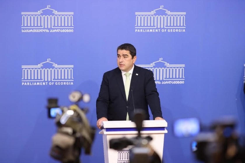 შალვა პაპუაშვილი: ეს ჩვენი ორგანიზაციაა და ჩვენ ვაფინანსებთ მათ შორის ევროსაბჭოს და რომ შევხედოთ, საქართველოს მოქალაქეების ფულია, რომელიც ასე წავიდა სტრასბურგში და მობრუნდა ბახმაროში „ნაცი“ პოლიტიკოსის დასაფინანსებლად. არ გვინდა ჩვენ, რომ ქართველების ფული იხარჯებოდეს „ნაცების“ რადიკალურ პროექტებზე