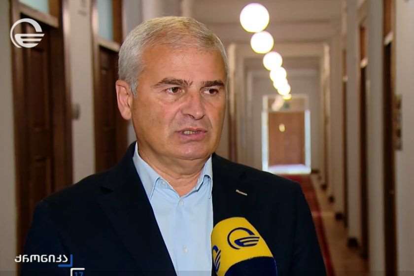 ირაკლი ქადაგიშვილი გიორგი გველესიანის მიმართ ბულინგზე: საქმე გვაქვს ლიბერალურ ფაშიზმთან, რომელთაც მიაჩნიათ, რომ თუ მათი სექტის დონეზე დასული აზროვნების მიმდევარი და მორჩილი არ ხარ, მაშინ სექტამ უნდა გაგრიყოს
