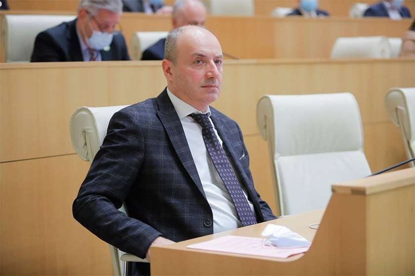 გურამ მაჭარაშვილი „კორძის“ კონცერტზე: დღეს ევროკავშირი აფინანსებს იმას, რის დასაცავადაც შეიქმნა თავის დროზე. აფინანსებს „მოლოტოვის კოქტეილებს“, რომ ცოცხლად დაწვან პოლიციელები, მილიონობით ადამიანის შეურაცხმყოფელი ადამიანების კონცერტებს