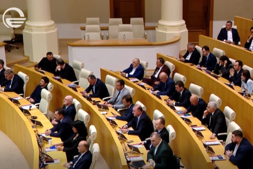 საქართველოს ბედი მხოლოდ საქართველოს მოქალაქეების ხელშია-პოლიტიკური განცხადებები პარლამენტში. „ქრონიკის“ სიუჟეტი